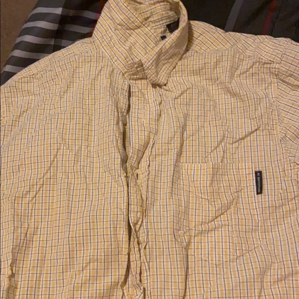 Short sleeve button down